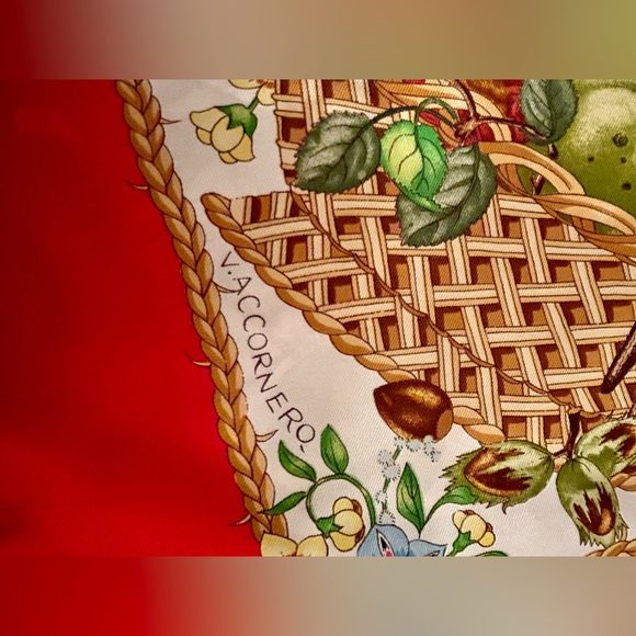 VINTAGE GUCCI 1970s Silk Scarf /Vittorio Accornero Floral Butterfly Fruit Print - Picture 5 of 12